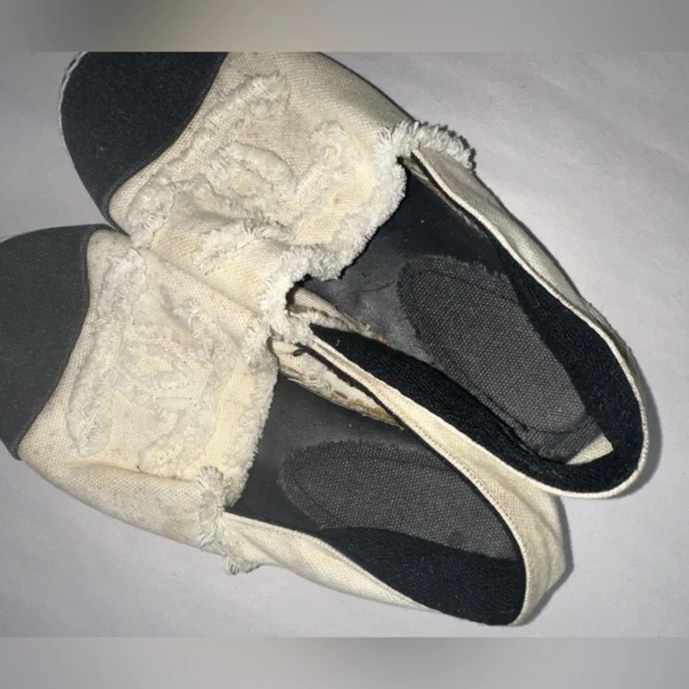 Used channel‎ tan CLOTH ESPADRILLES size 8